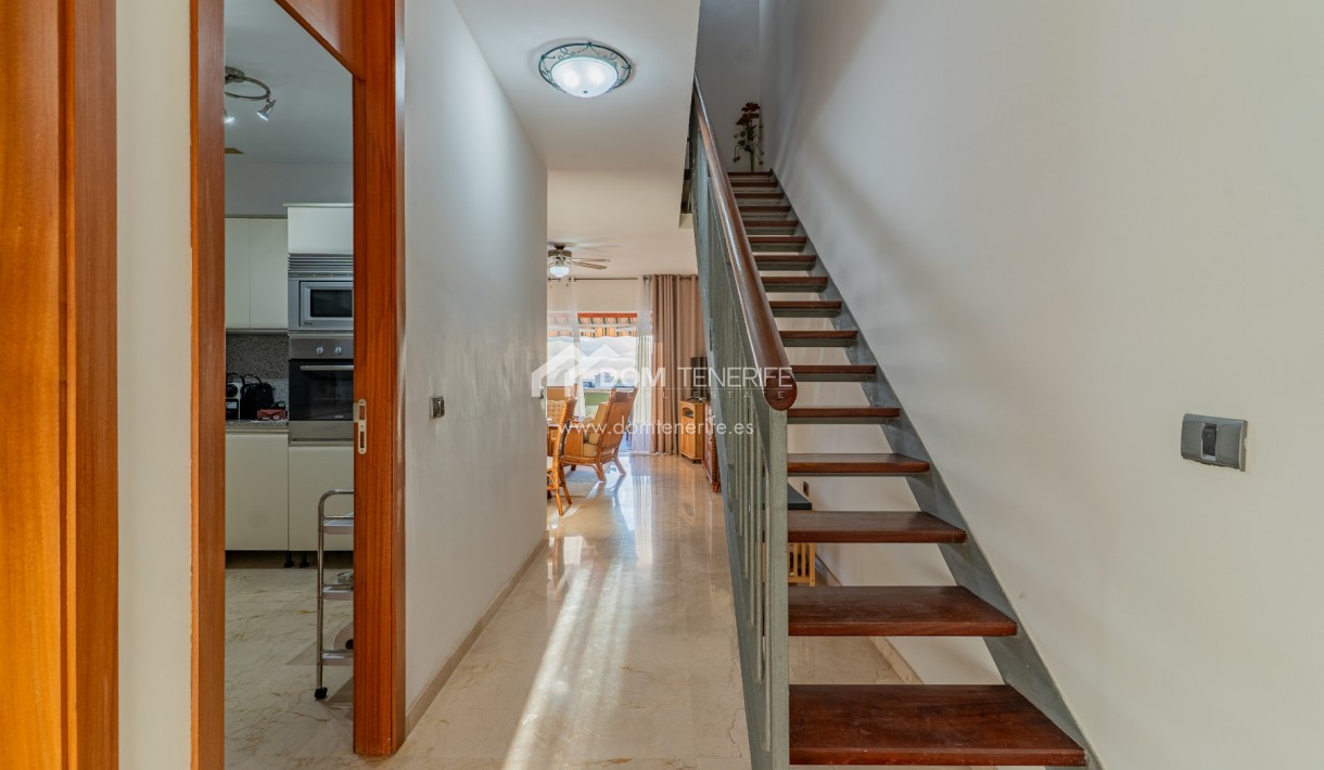 Alquiler a largo plazo - Chalet adosado -
Adeje - El Madroñal