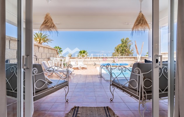 Sale - Semi-detached house -
Adeje - El Madroñal