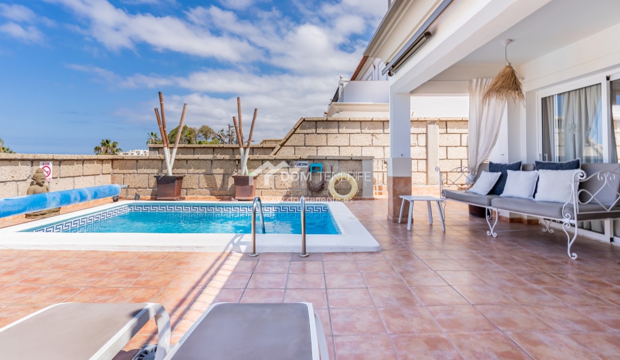 Sale - Semi-detached house -
Adeje - El Madroñal