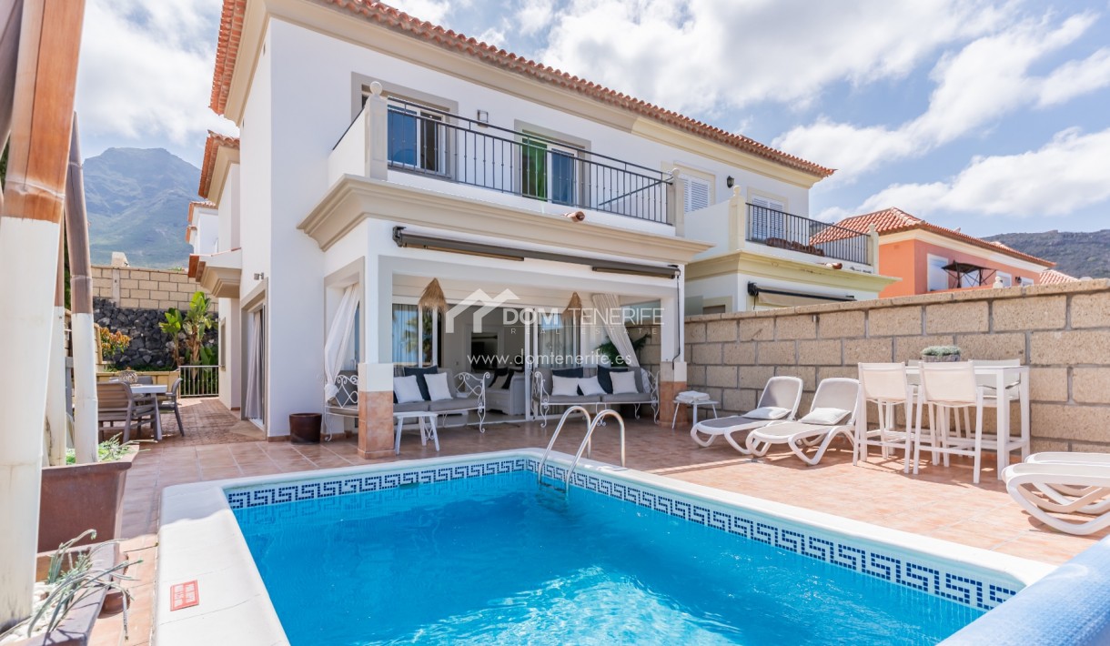 Sale - Semi-detached house -
Adeje - El Madroñal