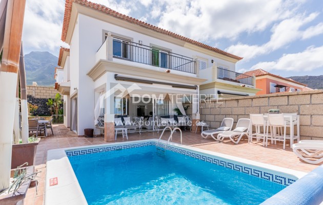 Sale - Semi-detached house -
Adeje - El Madroñal