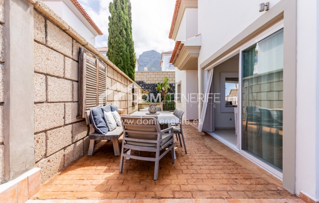 Sale - Semi-detached house -
Adeje - El Madroñal