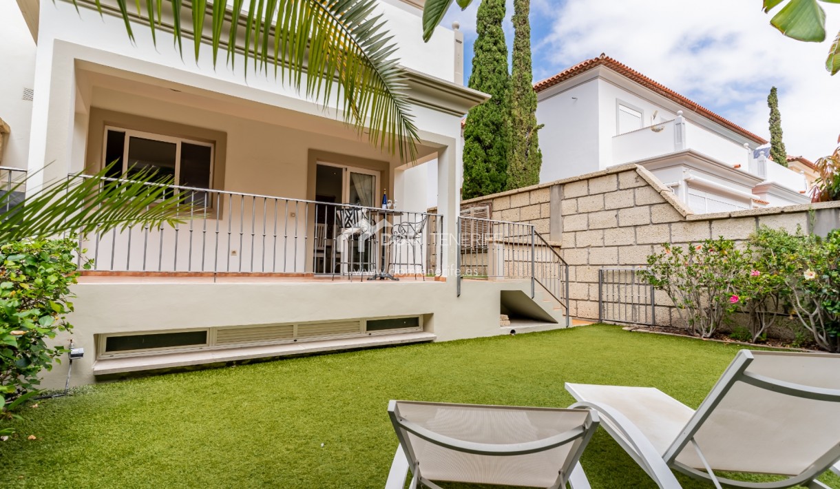 Sale - Semi-detached house -
Adeje - El Madroñal
