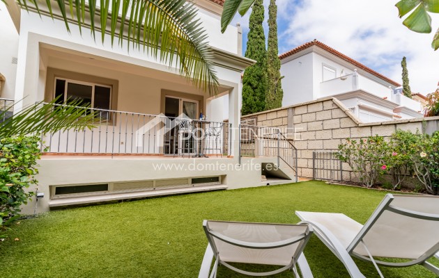 Sale - Semi-detached house -
Adeje - El Madroñal