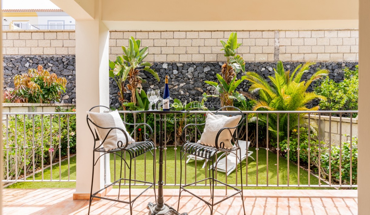 Sale - Semi-detached house -
Adeje - El Madroñal