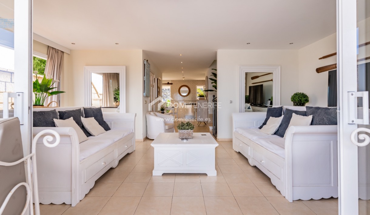 Sale - Semi-detached house -
Adeje - El Madroñal