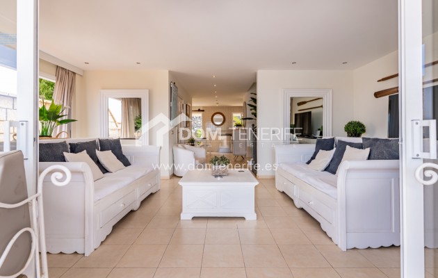 Sale - Semi-detached house -
Adeje - El Madroñal