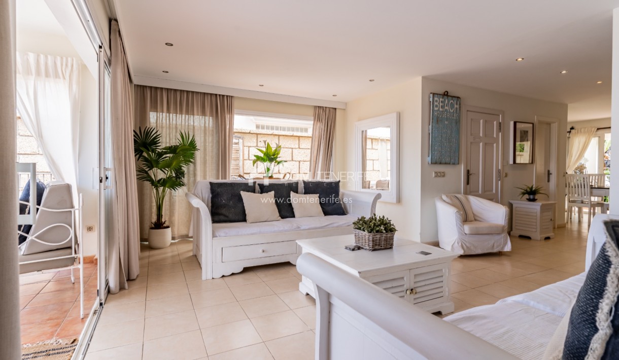 Sale - Semi-detached house -
Adeje - El Madroñal