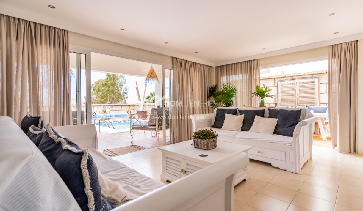 Sale - Semi-detached house -
Adeje - El Madroñal