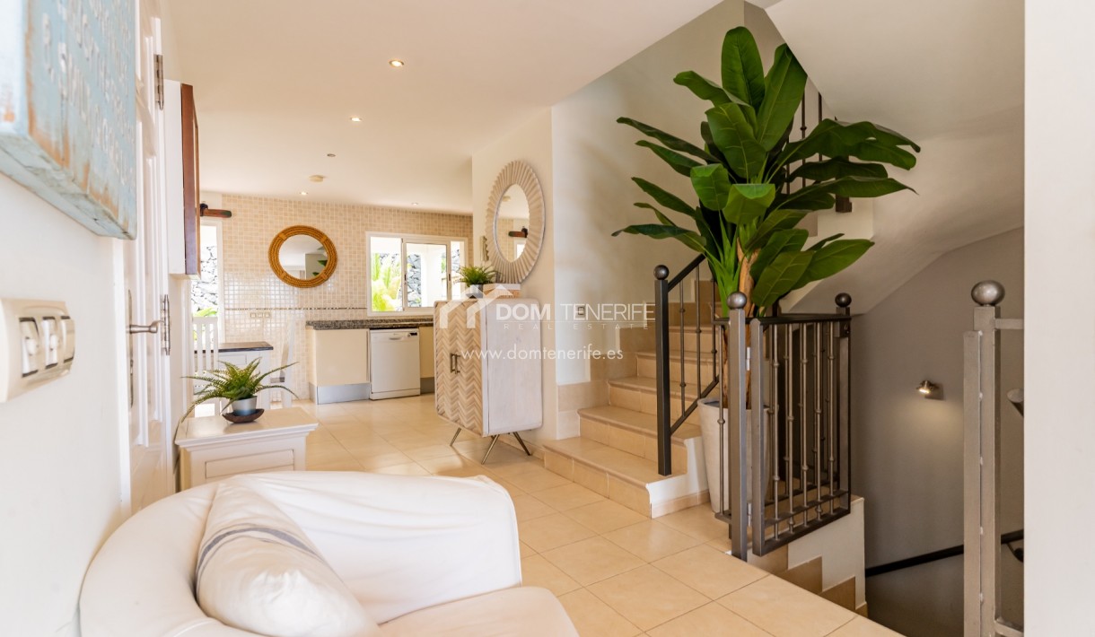 Sale - Semi-detached house -
Adeje - El Madroñal