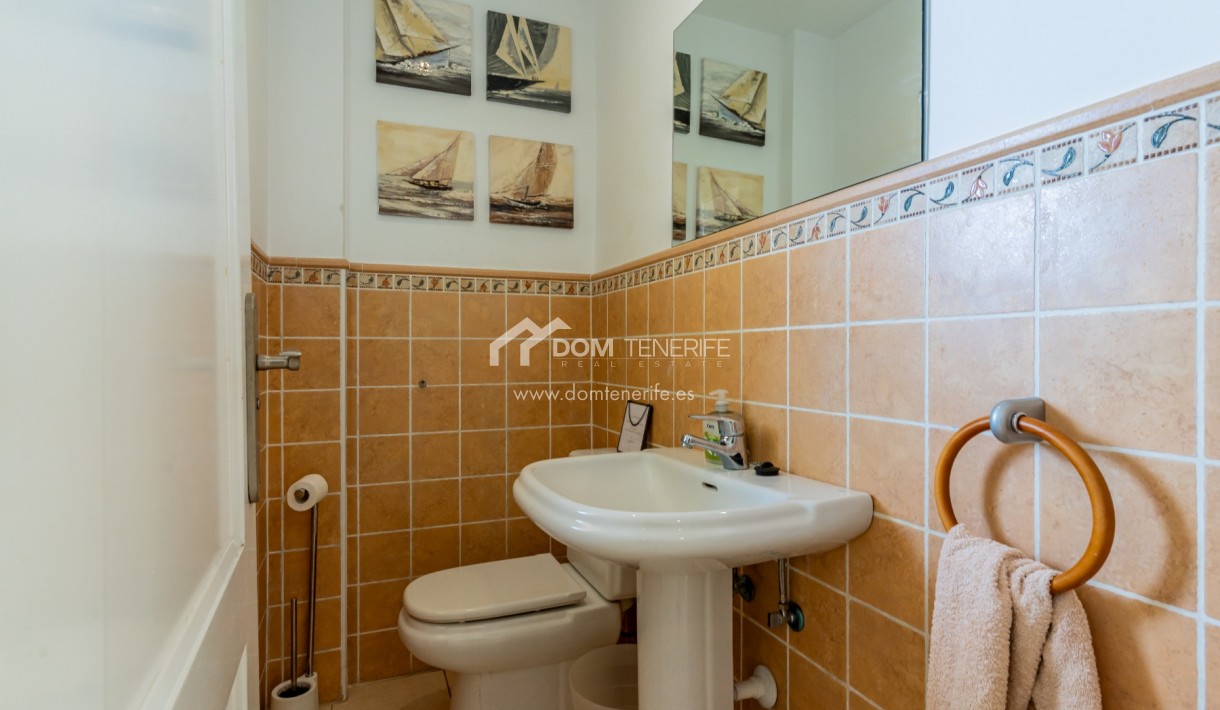 Sale - Semi-detached house -
Adeje - El Madroñal