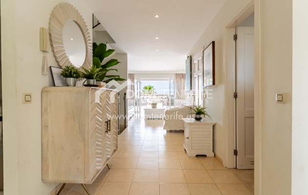 Sale - Semi-detached house -
Adeje - El Madroñal