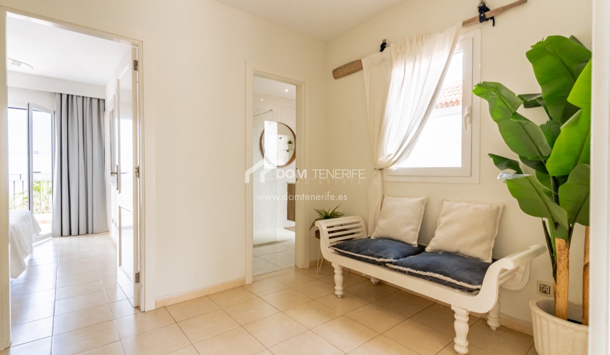 Sale - Semi-detached house -
Adeje - El Madroñal