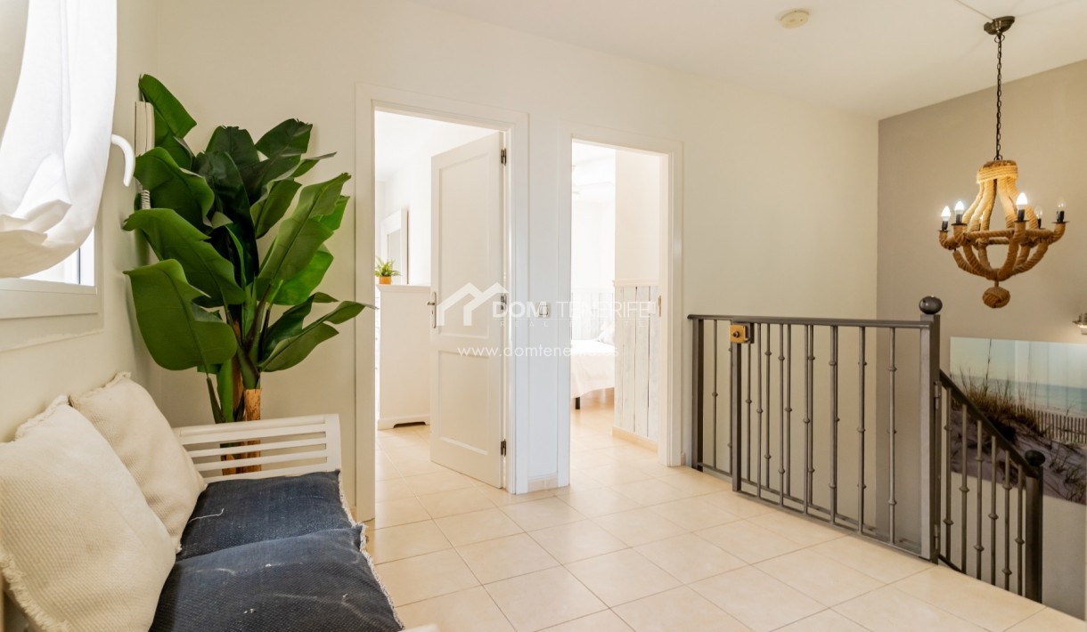 Sale - Semi-detached house -
Adeje - El Madroñal