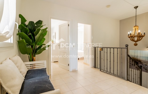 Sale - Semi-detached house -
Adeje - El Madroñal