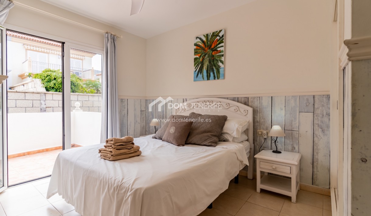 Sale - Semi-detached house -
Adeje - El Madroñal