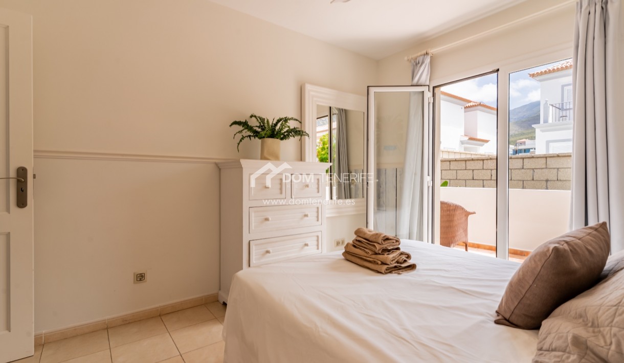 Sale - Semi-detached house -
Adeje - El Madroñal