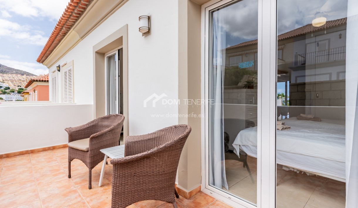 Sale - Semi-detached house -
Adeje - El Madroñal