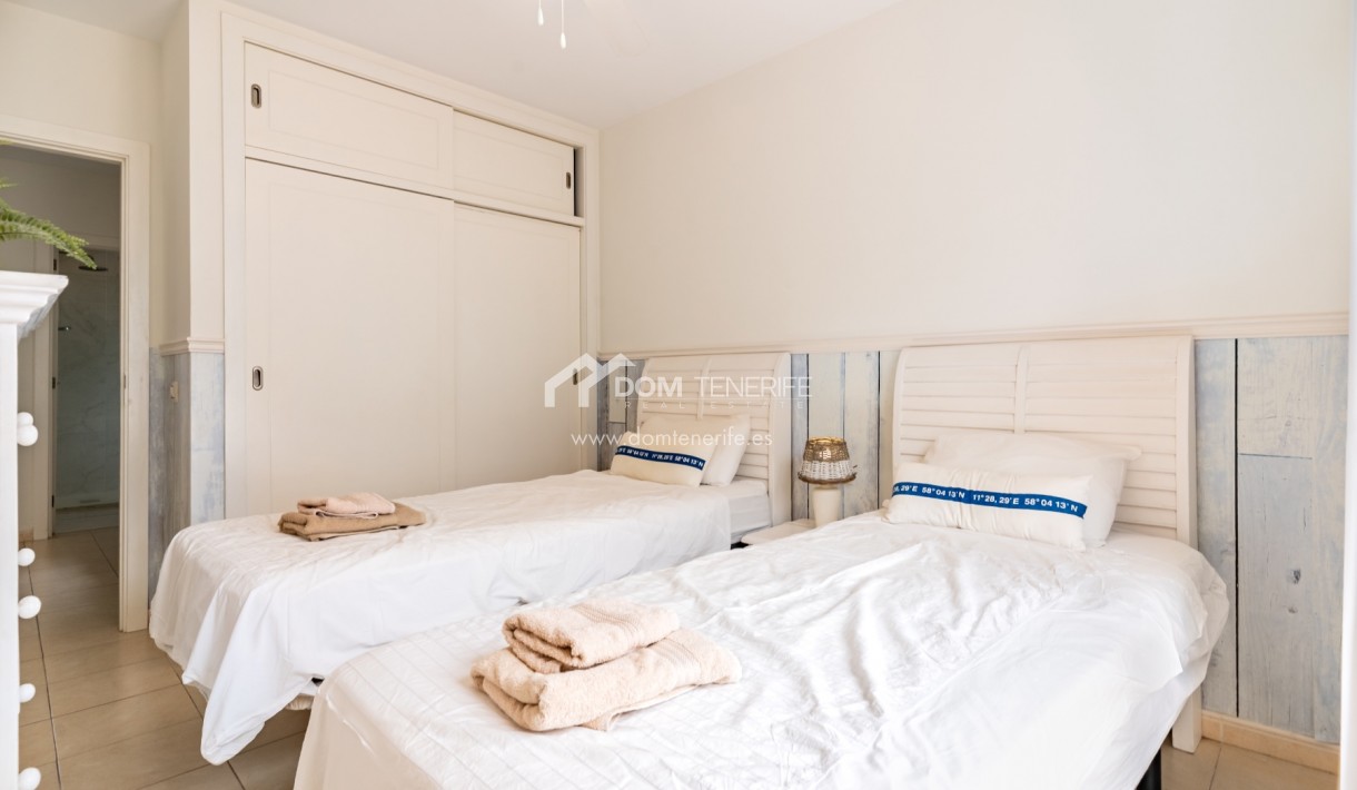 Sale - Semi-detached house -
Adeje - El Madroñal
