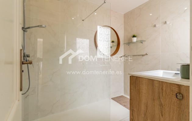 Sale - Semi-detached house -
Adeje - El Madroñal