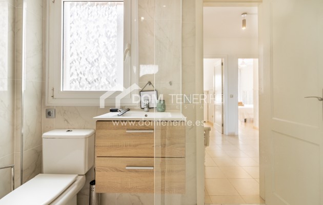 Sale - Semi-detached house -
Adeje - El Madroñal