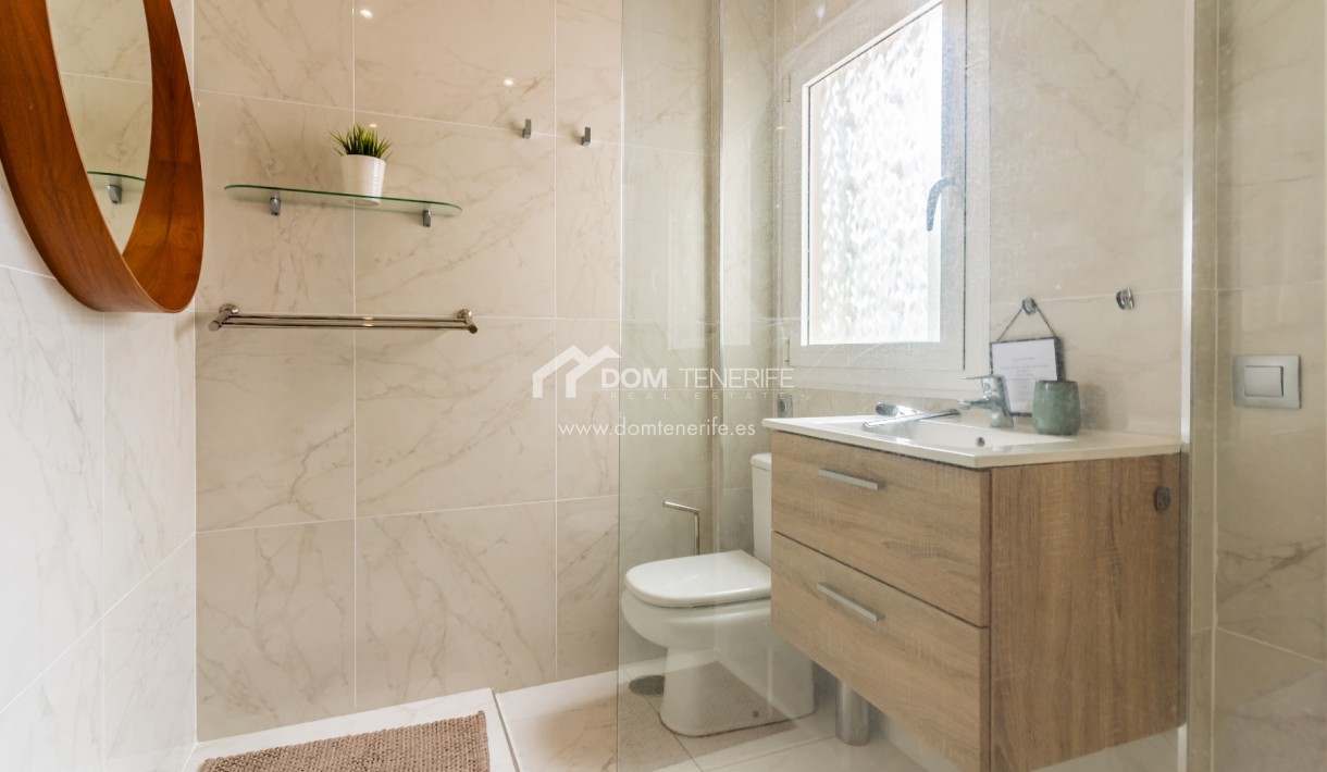 Sale - Semi-detached house -
Adeje - El Madroñal
