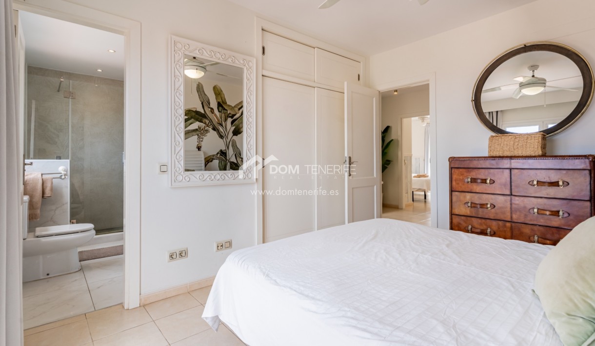 Sale - Semi-detached house -
Adeje - El Madroñal