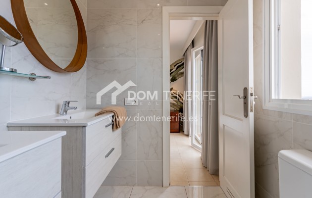 Sale - Semi-detached house -
Adeje - El Madroñal