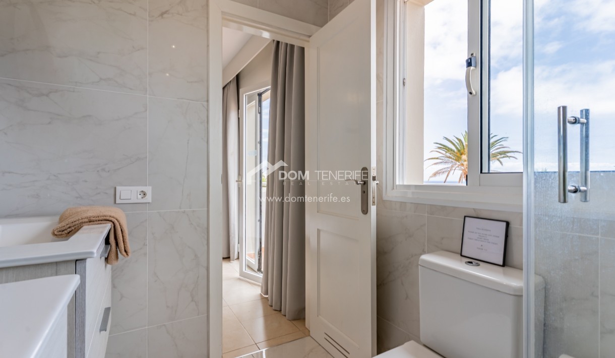 Sale - Semi-detached house -
Adeje - El Madroñal