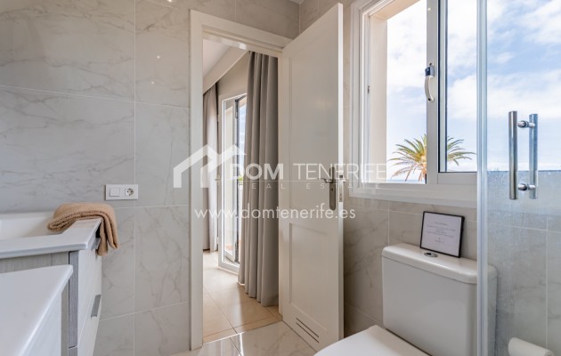Sale - Semi-detached house -
Adeje - El Madroñal
