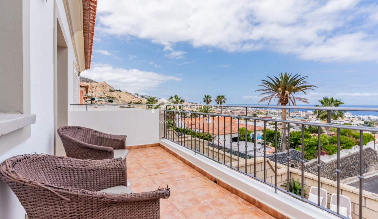 Sale - Semi-detached house -
Adeje - El Madroñal