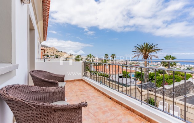 Sale - Semi-detached house -
Adeje - El Madroñal
