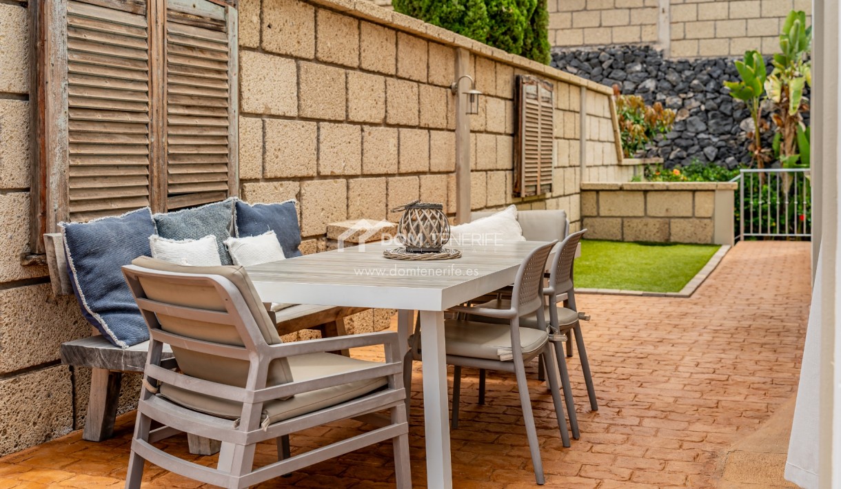 Sale - Semi-detached house -
Adeje - El Madroñal