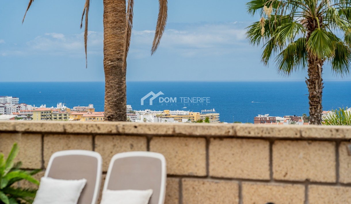 Sale - Semi-detached house -
Adeje - El Madroñal