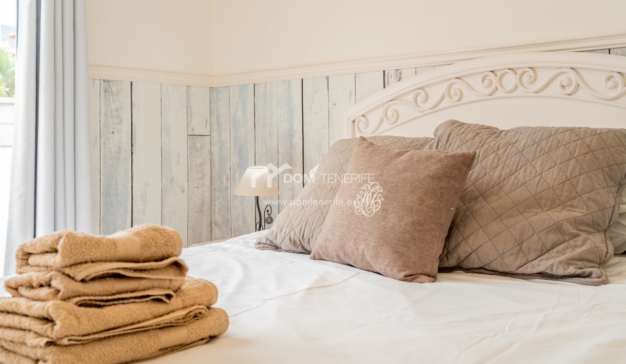 Sale - Semi-detached house -
Adeje - El Madroñal