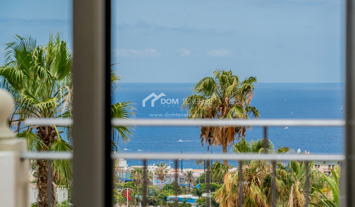 Sale - Semi-detached house -
Adeje - El Madroñal