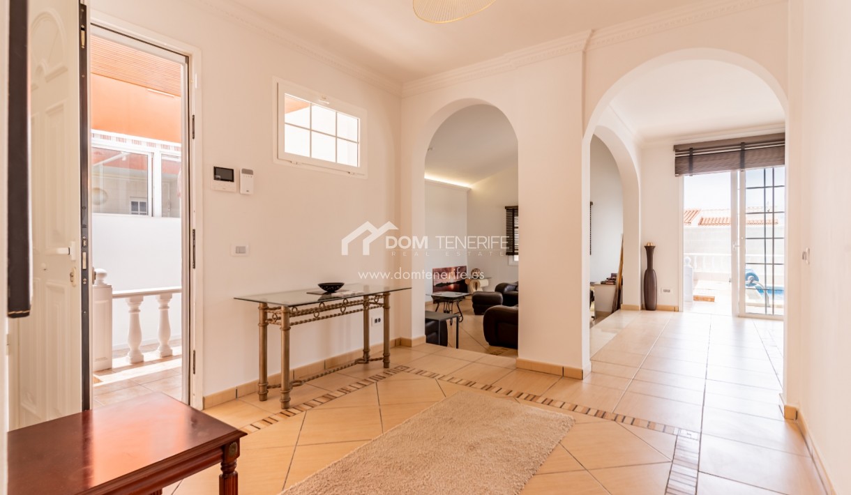 Venta - Chalet independiente -
Adeje - Callao Salvaje
