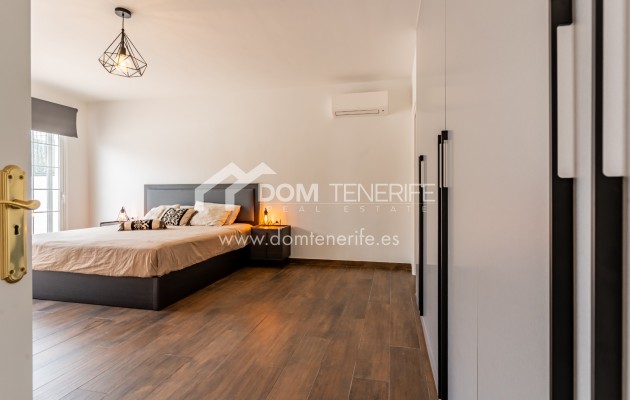 Venta - Chalet independiente -
Adeje - Callao Salvaje