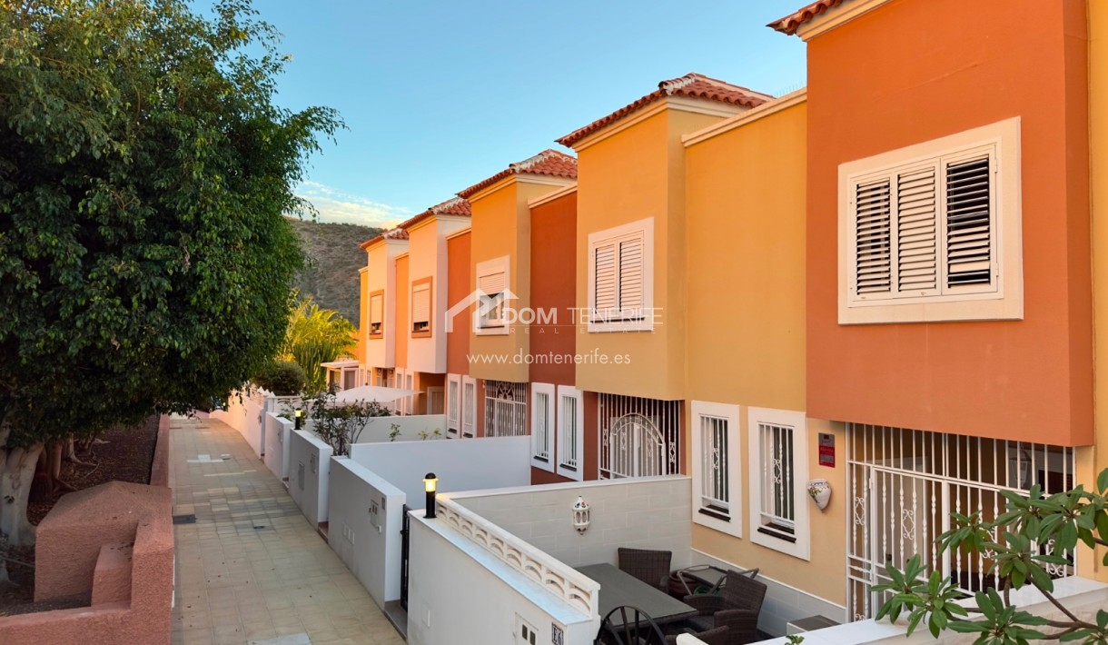 Revente - Maison de ville -
Adeje - Roque del Conde