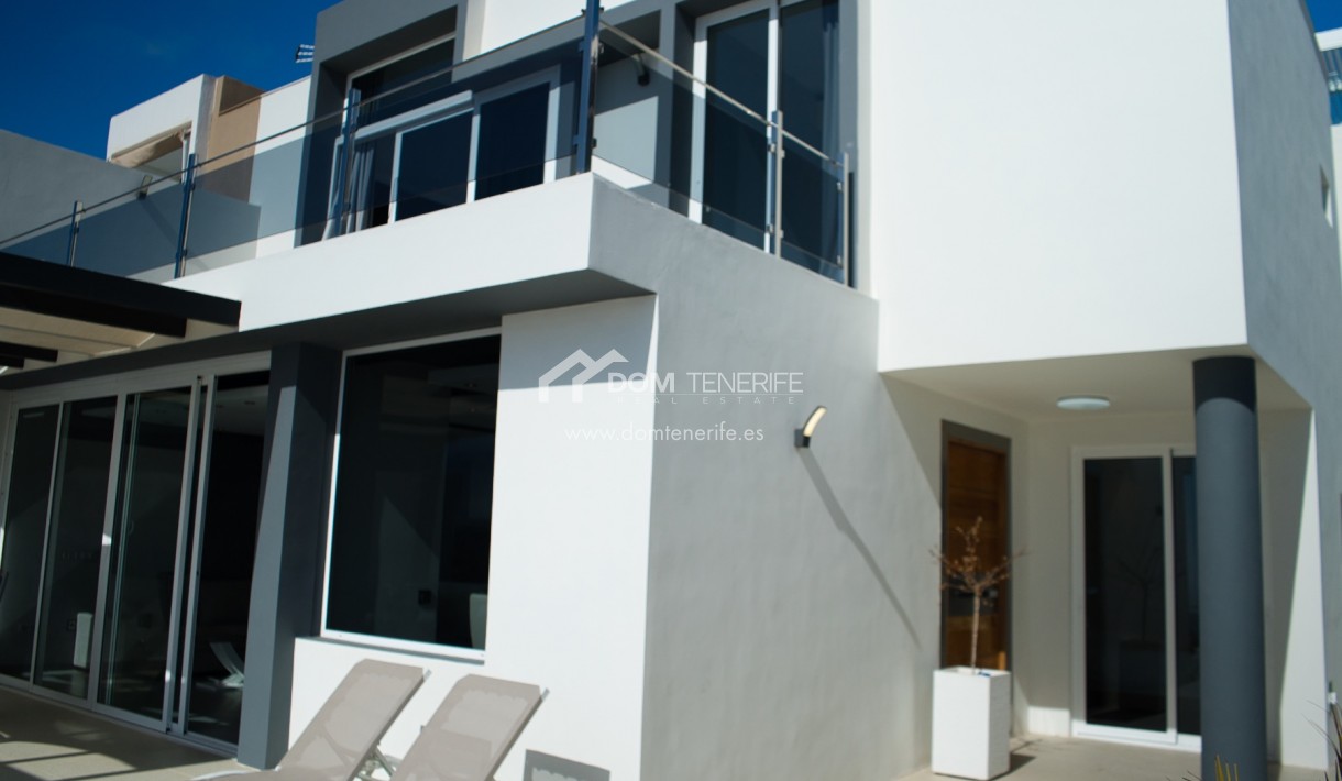 Revente - Villa -
Adeje - San Eugenio Alto