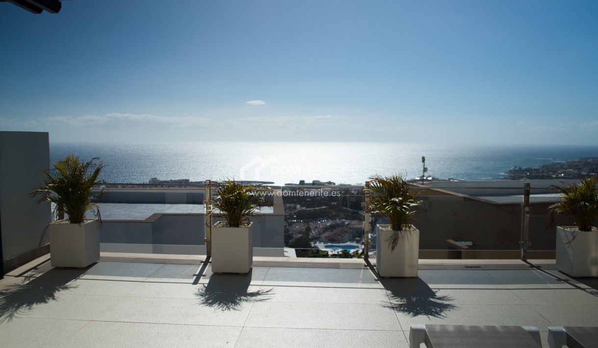 Revente - Villa -
Adeje - San Eugenio Alto