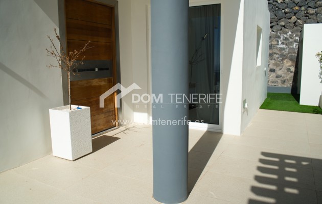 Revente - Villa -
Adeje - San Eugenio Alto