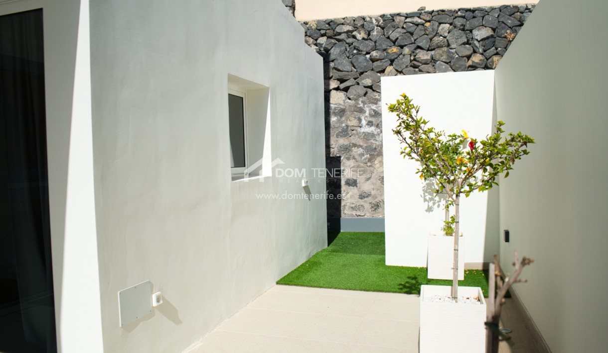 Revente - Villa -
Adeje - San Eugenio Alto