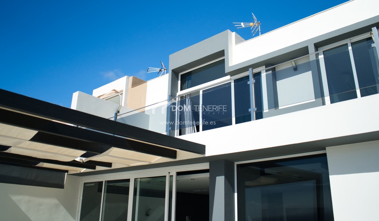 Revente - Villa -
Adeje - San Eugenio Alto