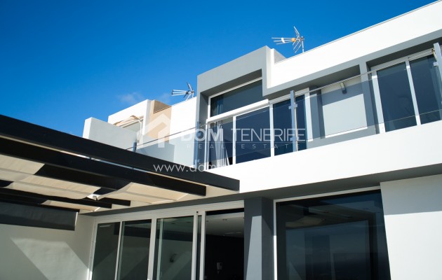 Revente - Villa -
Adeje - San Eugenio Alto