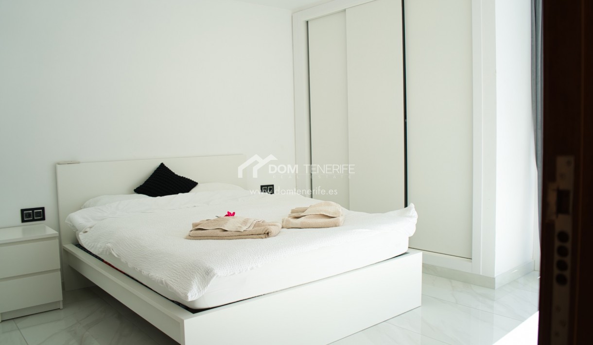 Revente - Villa -
Adeje - San Eugenio Alto