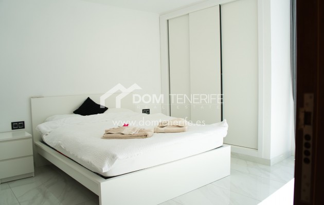 Revente - Villa -
Adeje - San Eugenio Alto