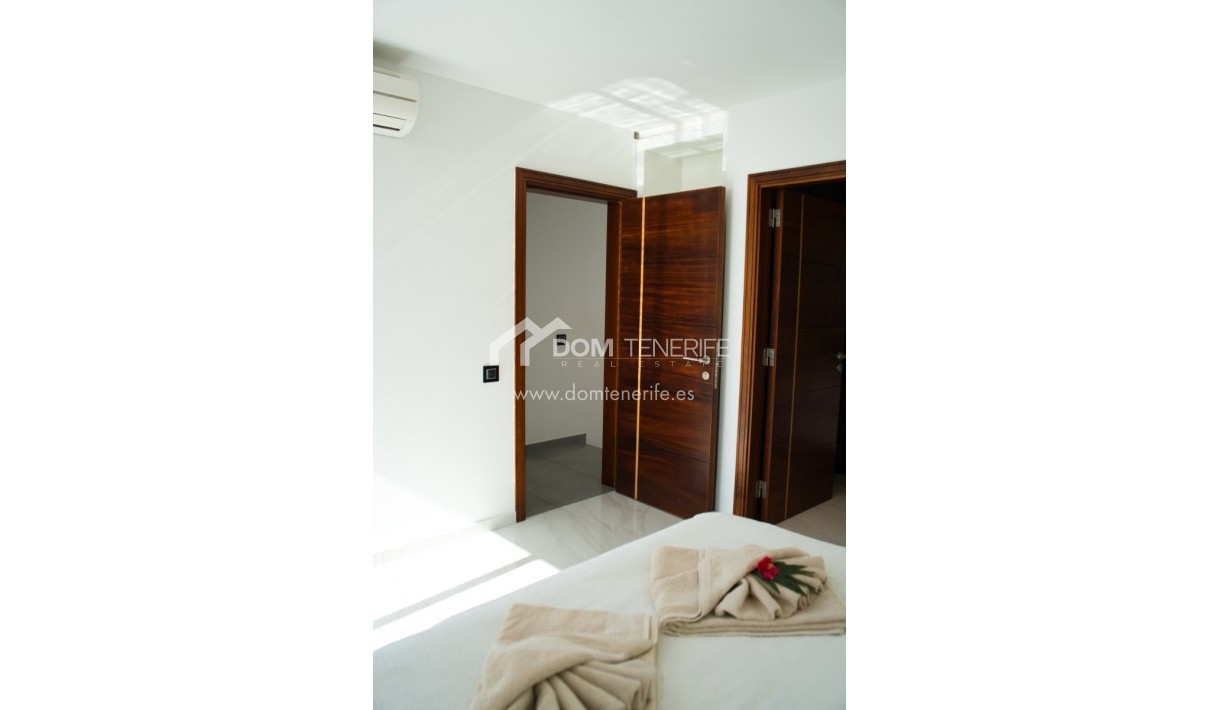 Revente - Villa -
Adeje - San Eugenio Alto