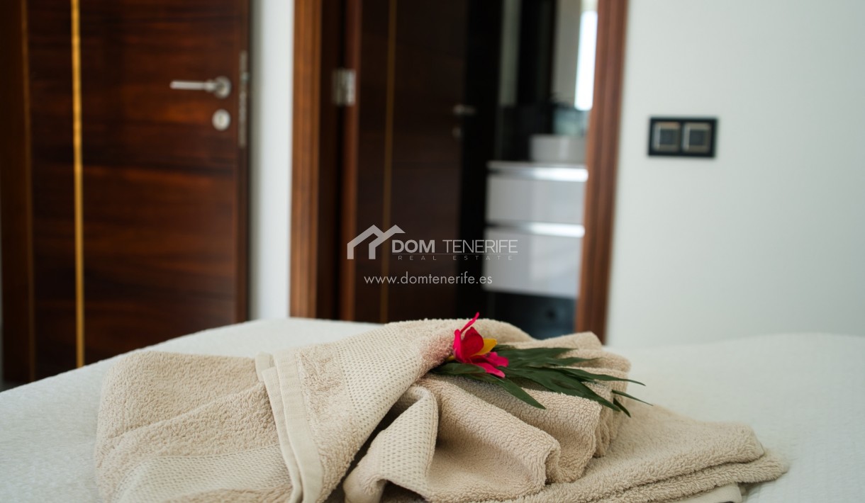 Revente - Villa -
Adeje - San Eugenio Alto