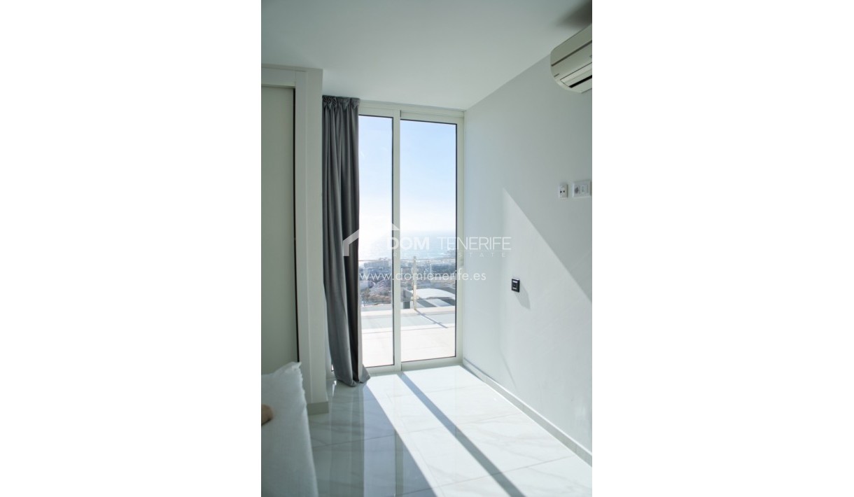 Revente - Villa -
Adeje - San Eugenio Alto